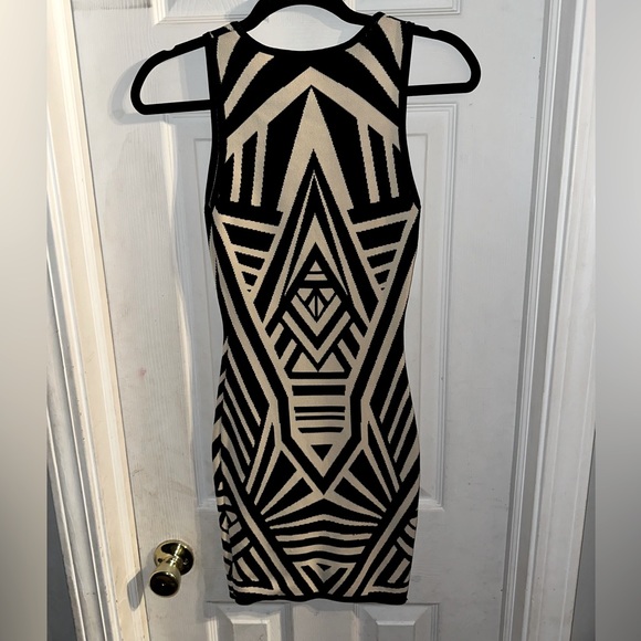 Forever 21 Dresses & Skirts - Forever 21 Black and cream bodycon dress
